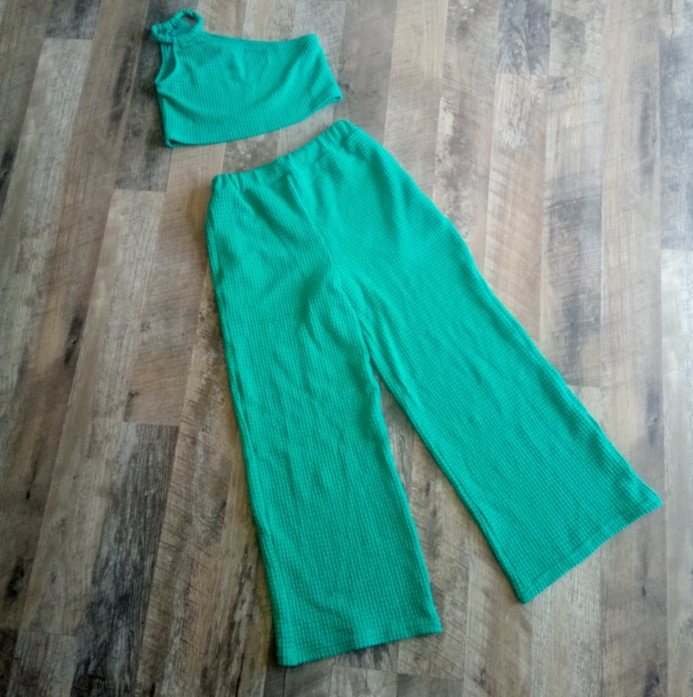 Girls two-piece outfit size 10y